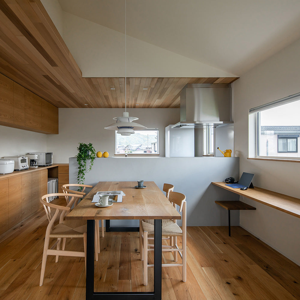 無垢のウォールナットフローリング