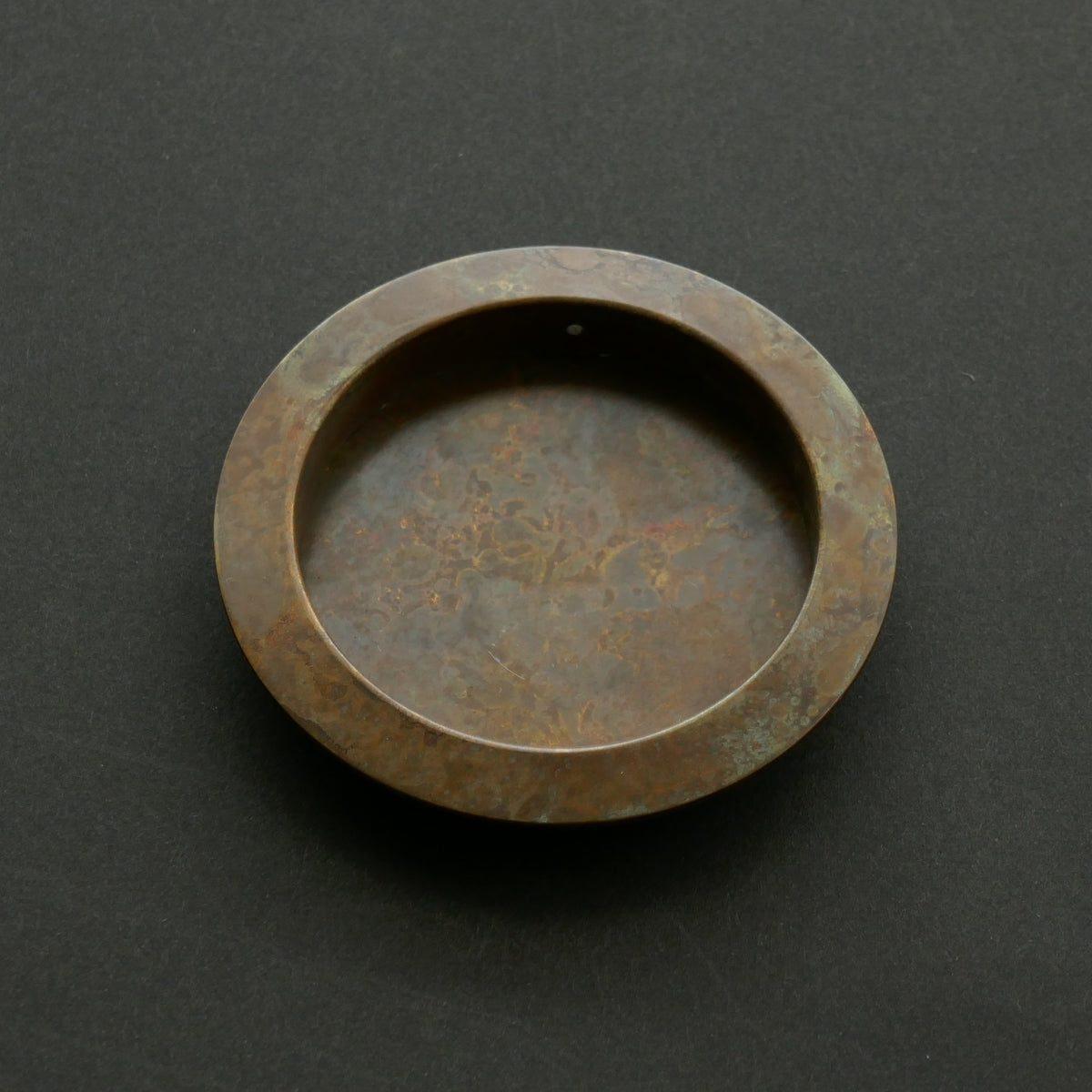 Muroiro Round Edge Fusuma Pull - Antique Brass