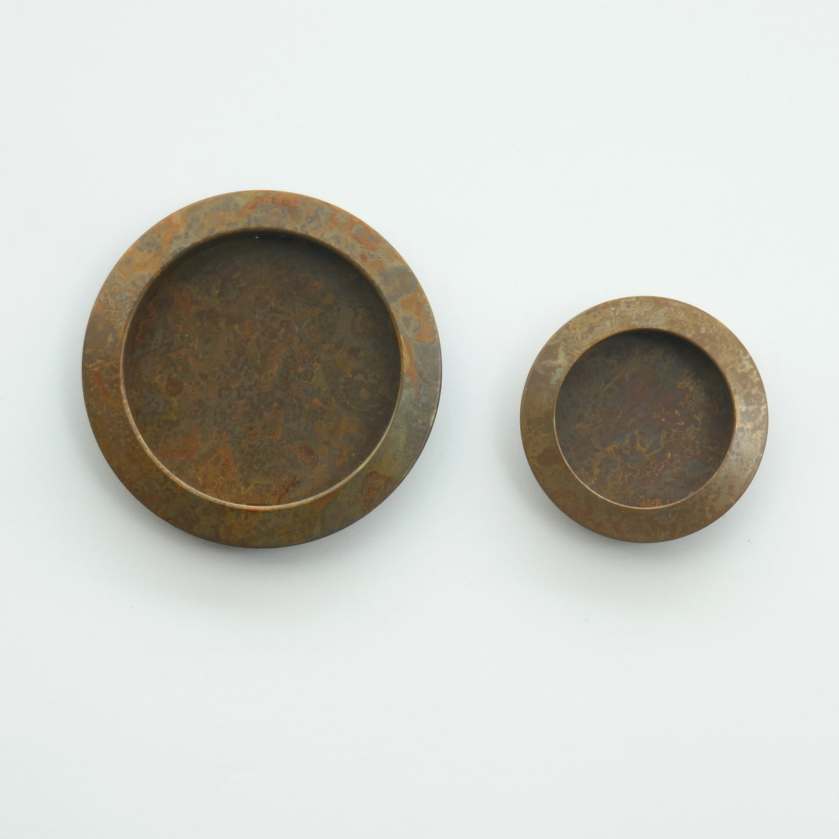 Muroiro Round Edge Fusuma Pull - Antique Brass