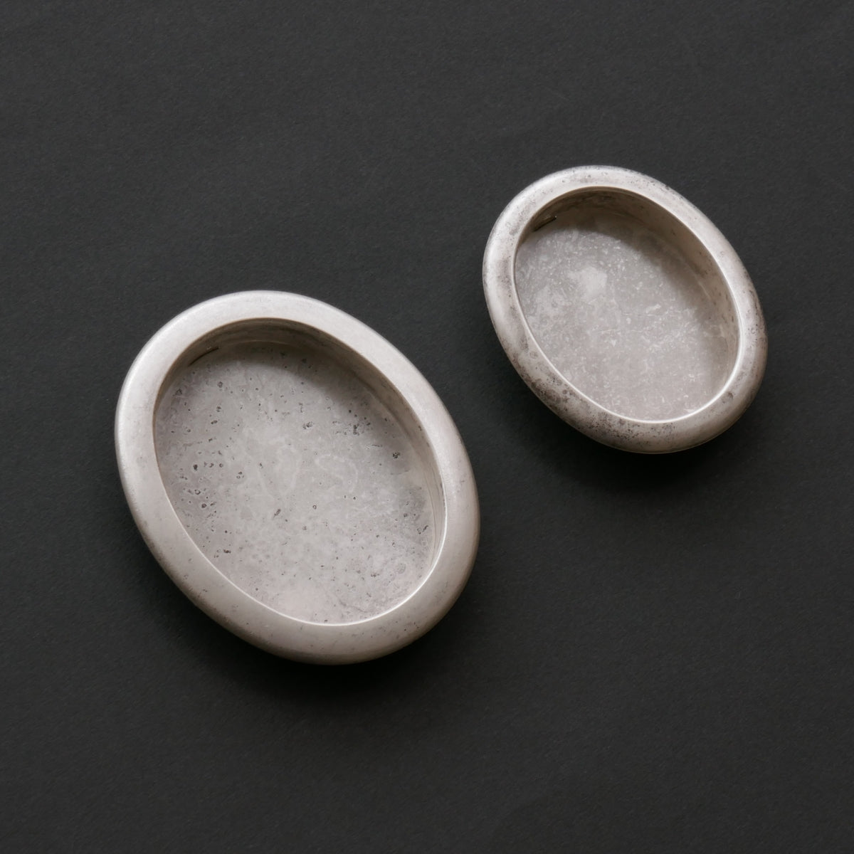 Muroiro Oval Pull - Antique Silver